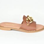 Δερματινες Παντοφλες με Ανατομικο Πελμα και Διακοσμητικες Αλυσιδες/Ταμπα