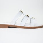 Χειροποιητες Δερματινες Παντοφλες 2018-13 Λευκο με Ανατομικο Πελμα και Διακοσμητικα Trucks