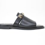 Χειροποιητες Δερματινες Παντοφλες 2018-12 Μαυρο με Ανατομικο Πελμα και Διακοσμητικα Trucks