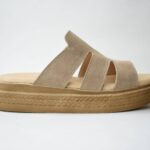 Χειροποιητες Δερματινες Παντοφλες Castor Με Μεγαλη Φασα Artistic 2097-05 Μπεζ